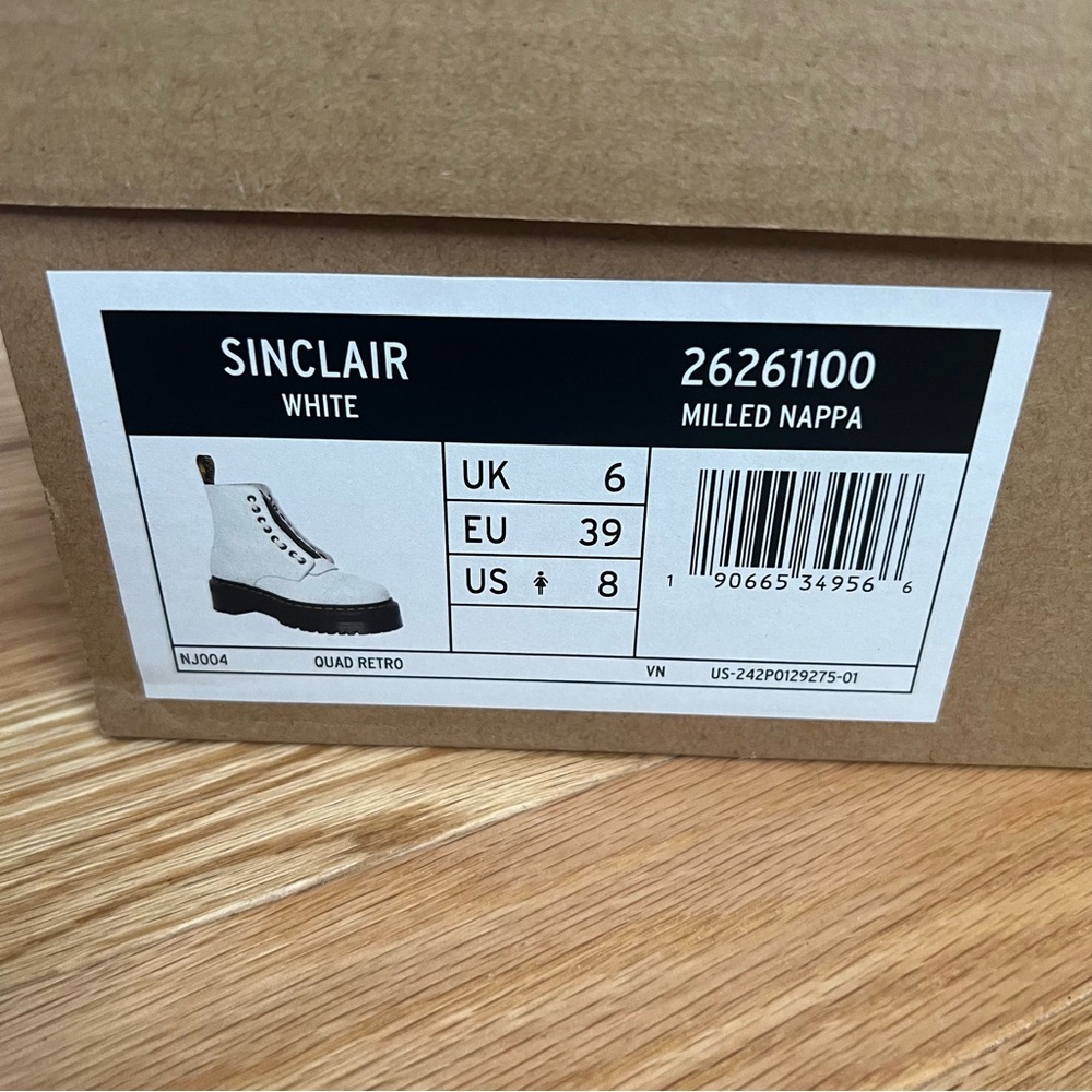 White Doc Sinclair - image 6